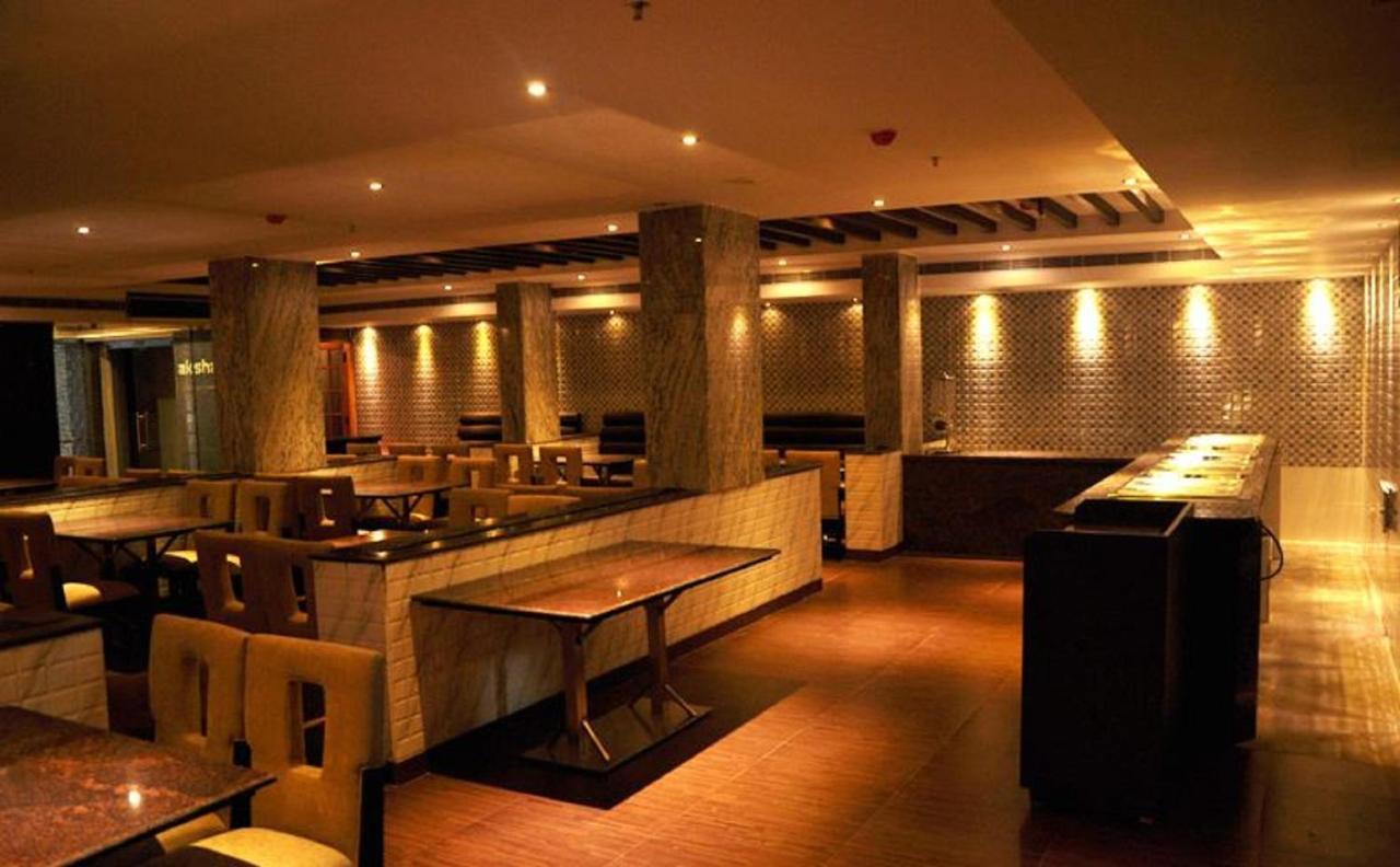 Krishna Residency Hotel Vijayawāda Zewnętrze zdjęcie