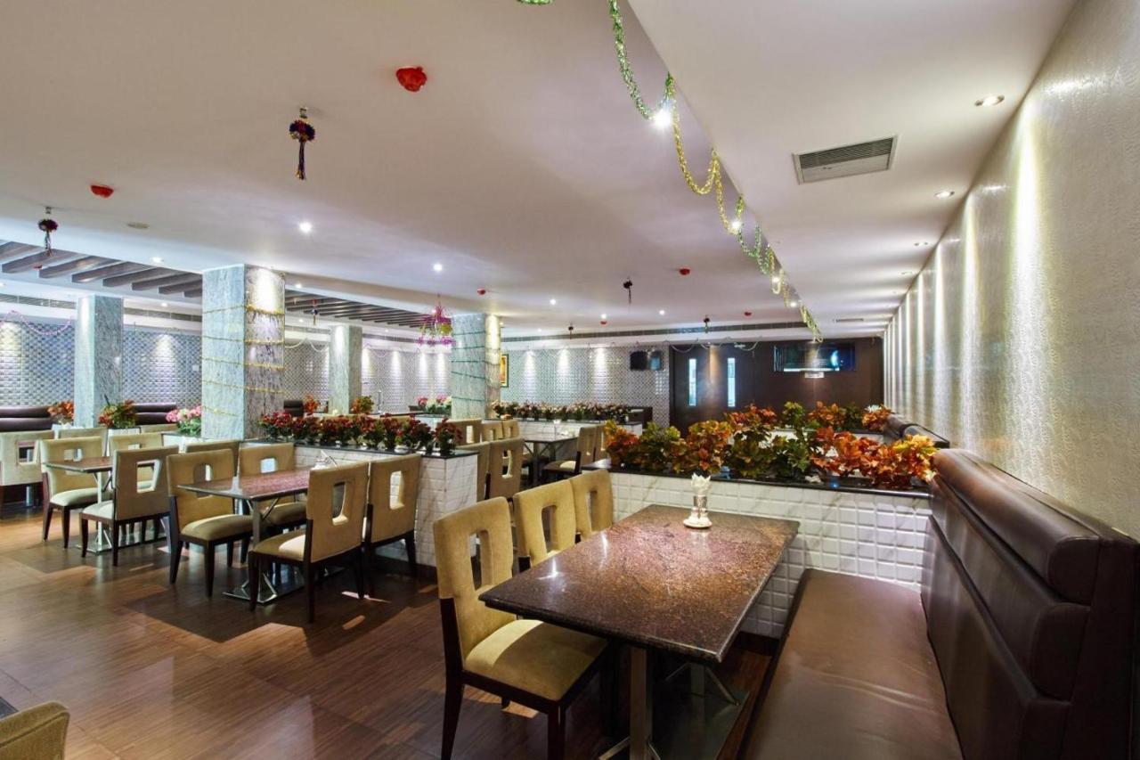 Krishna Residency Hotel Vijayawāda Zewnętrze zdjęcie