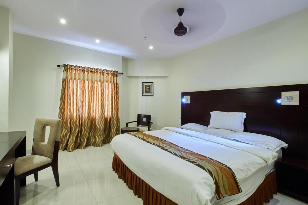 Krishna Residency Hotel Vijayawāda Zewnętrze zdjęcie