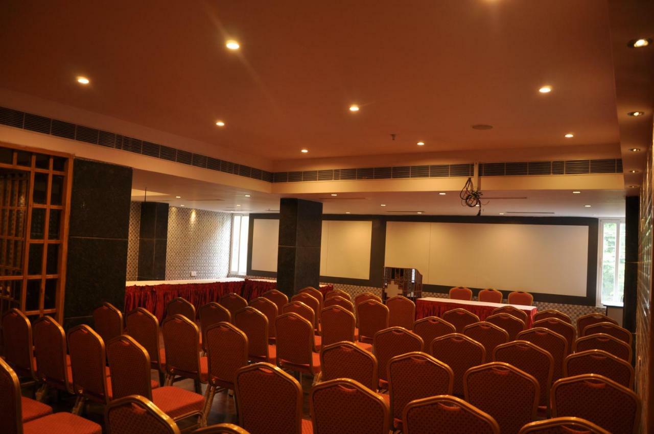 Krishna Residency Hotel Vijayawāda Zewnętrze zdjęcie