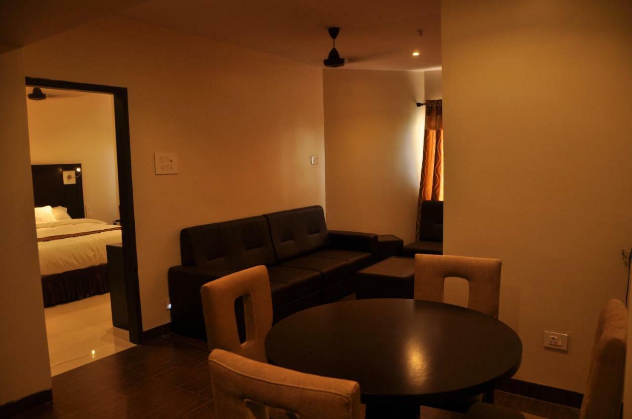 Krishna Residency Hotel Vijayawāda Zewnętrze zdjęcie