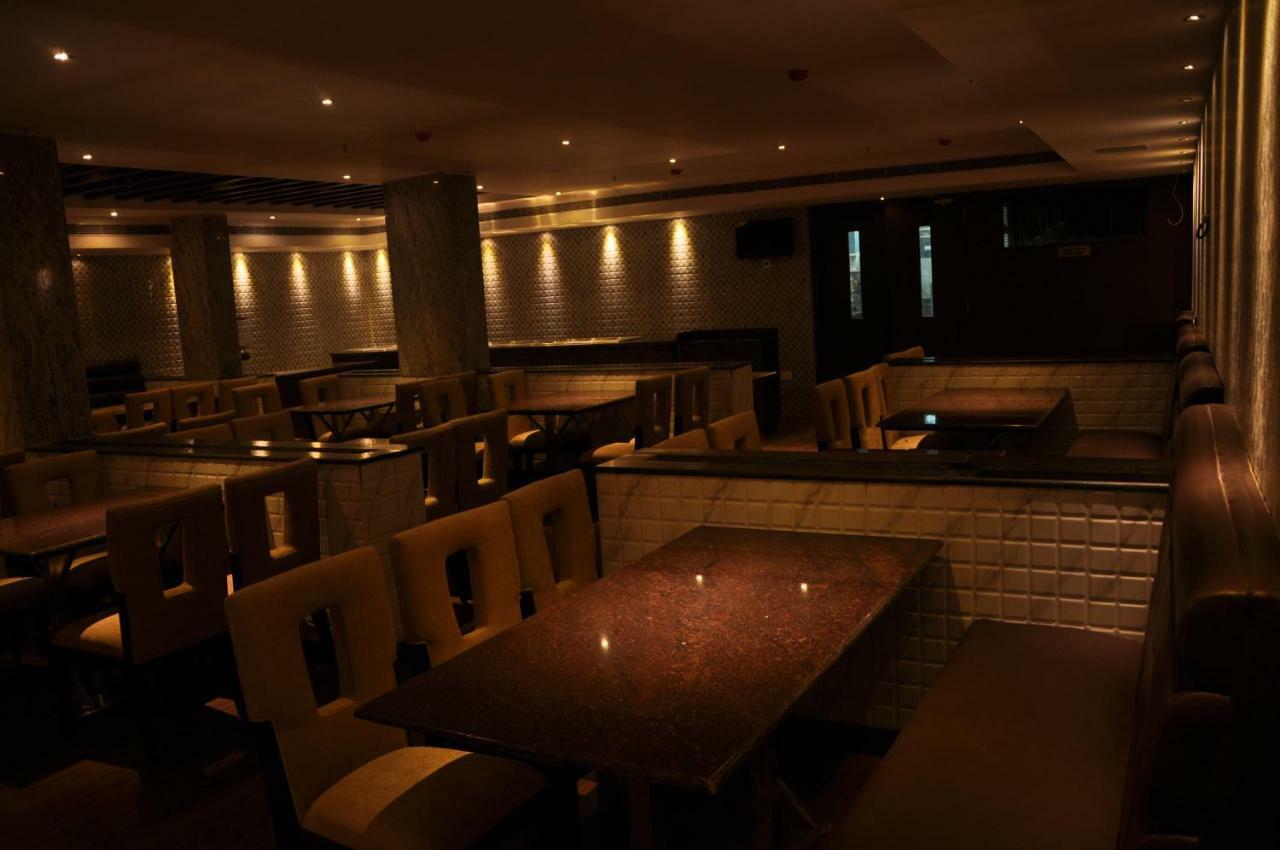 Krishna Residency Hotel Vijayawāda Zewnętrze zdjęcie