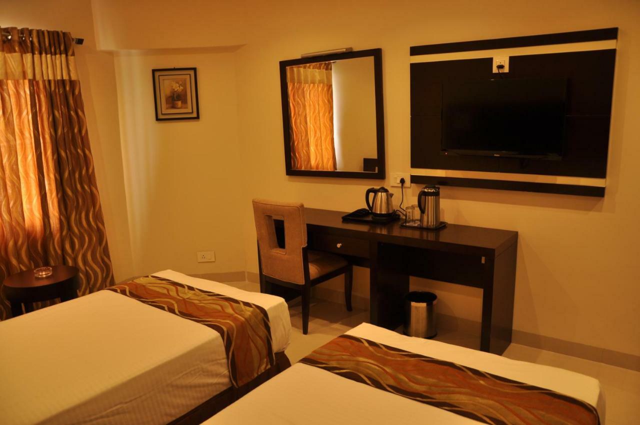 Krishna Residency Hotel Vijayawāda Zewnętrze zdjęcie